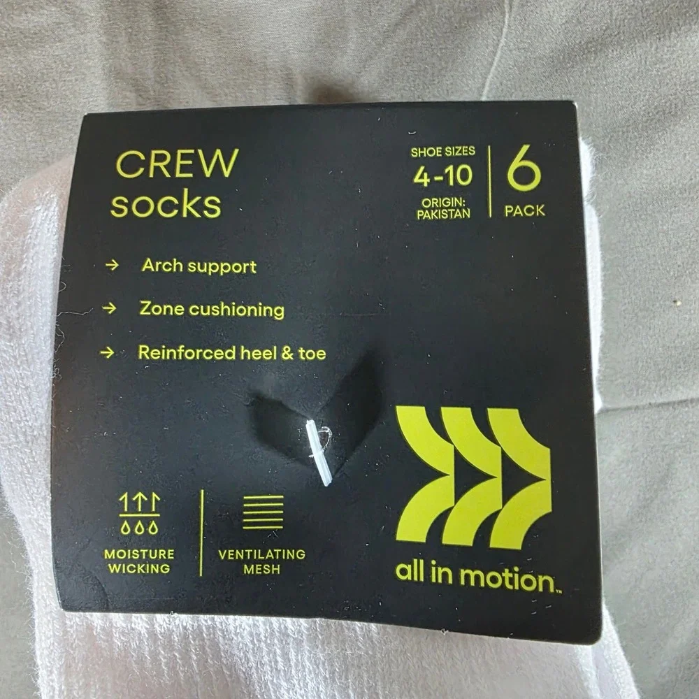 All in Motion White Crew Socks 6 Pair Pack Arch Support Cushioned Size 4-10 NEW